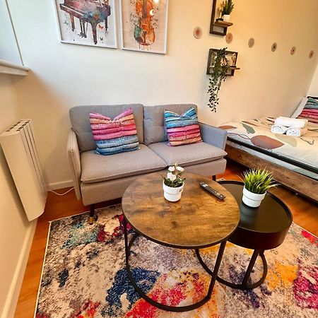 B - Newley Renovated Private Self-Contained Room In A Shared Apartment In Birmingham City Centre エクステリア 写真