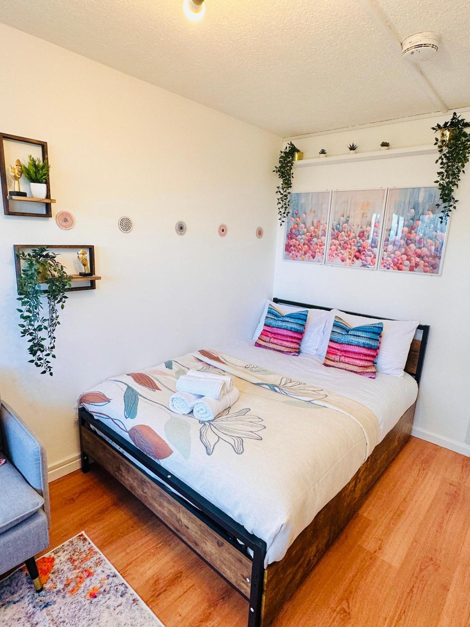 B - Newley Renovated Private Self-Contained Room In A Shared Apartment In Birmingham City Centre エクステリア 写真